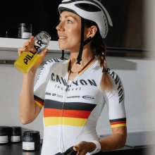 ULTRA IMMUNE C – witaminy na odporność i regenerację dla sportowców (smak tropikalny)